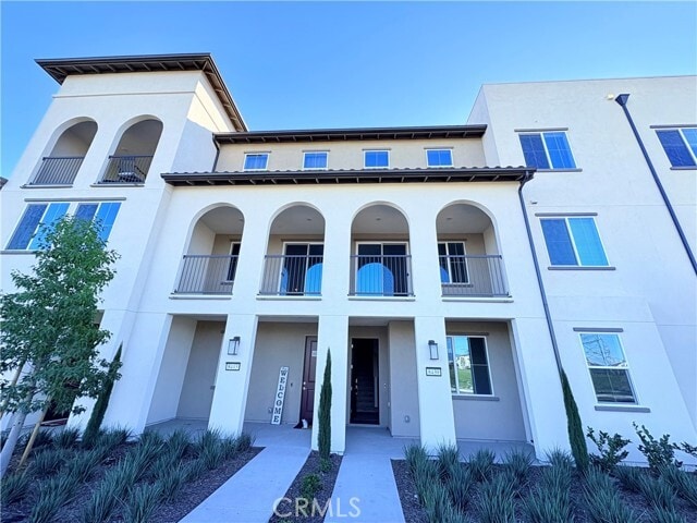 Building Photo - 8439 Bickmore Ave