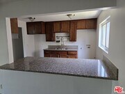 Photo - 533 W 77th St