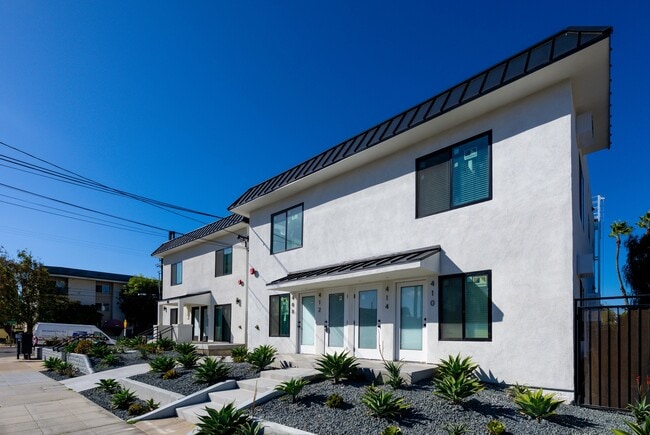 Building Photo - 402 Arbor Dr