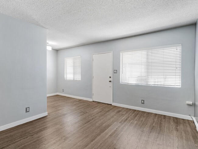 Photo - 539 E 11th St Apartment Unit 06