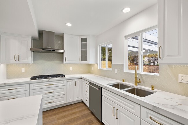 Photo - 20152 Redlands Dr