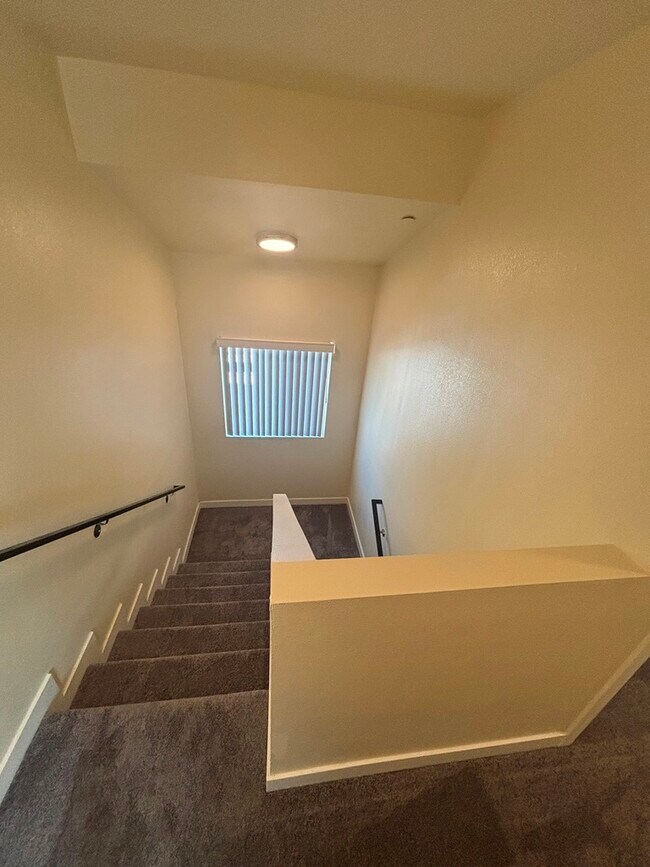 Photo - 347 E 107th St