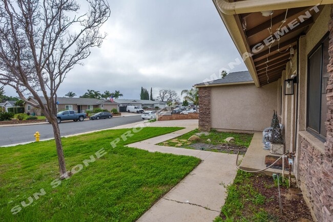 Photo - Luxury 4 Bed 3 bath