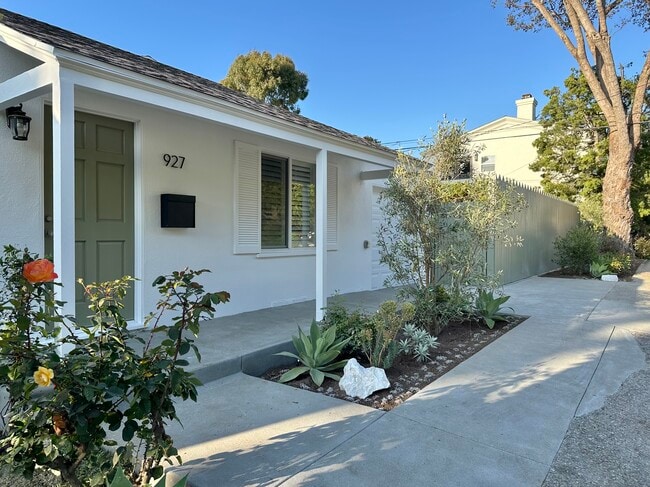 Photo - 927 Marine Ave