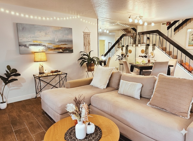 Photo - 4010 Layang Layang Cir