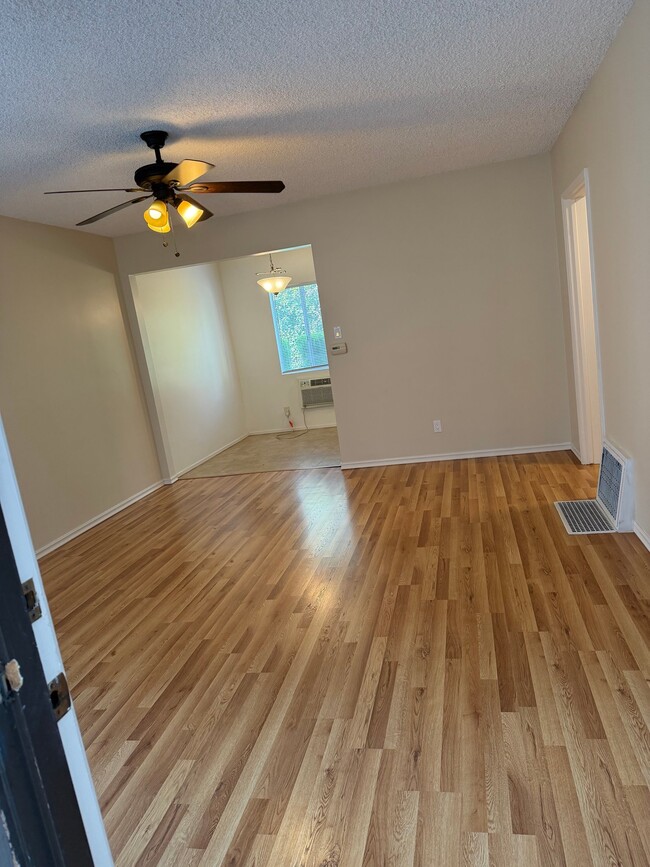 Photo - 508 E Valencia Ave Unit 508 Valencia Ave