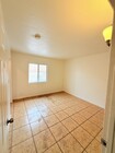 Photo - 663 Cadman St