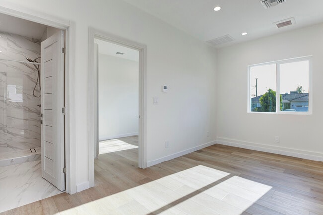 Photo - 10920 Nassau Ave