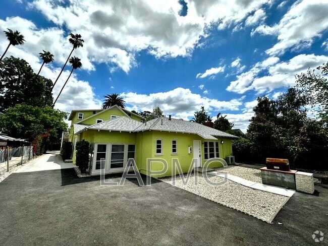 Building Photo - 607-611 N. El Molino Avenue Rental