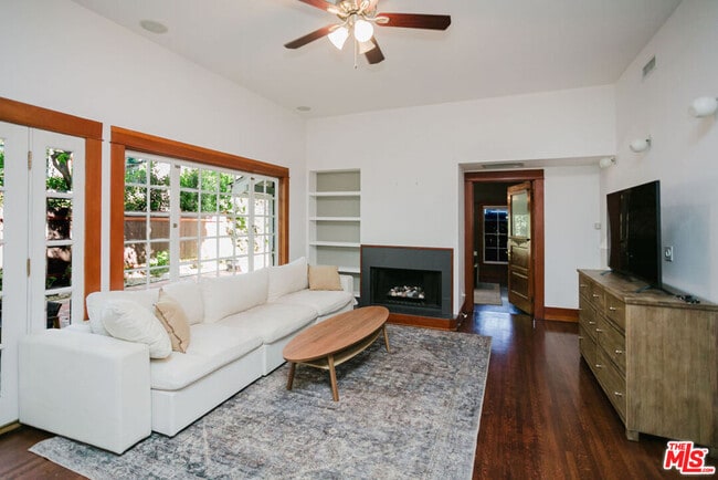 Photo - 13239 Addison St