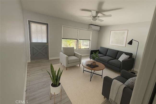 Photo - 1918 N Ontario St