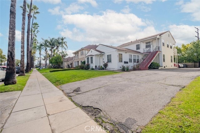 Photo - 676 W Glenoaks Blvd