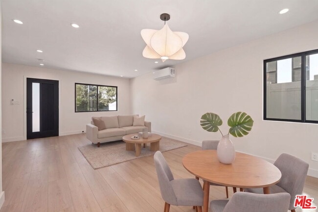 Photo - 5843 Whitworth Dr