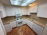 Photo - Valencia 3 Bedroom for Rent.