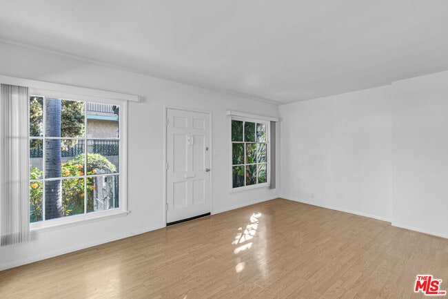 Photo - 1623 S Bundy Dr