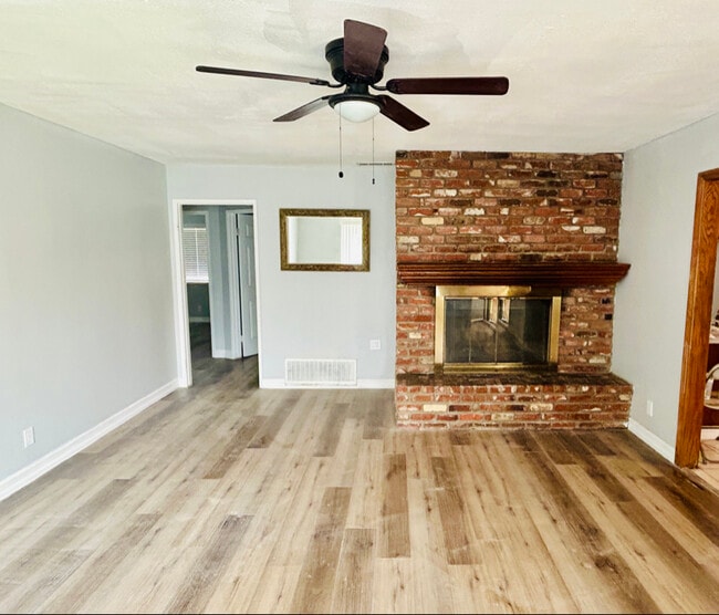 Photo - 115 Kendra Way