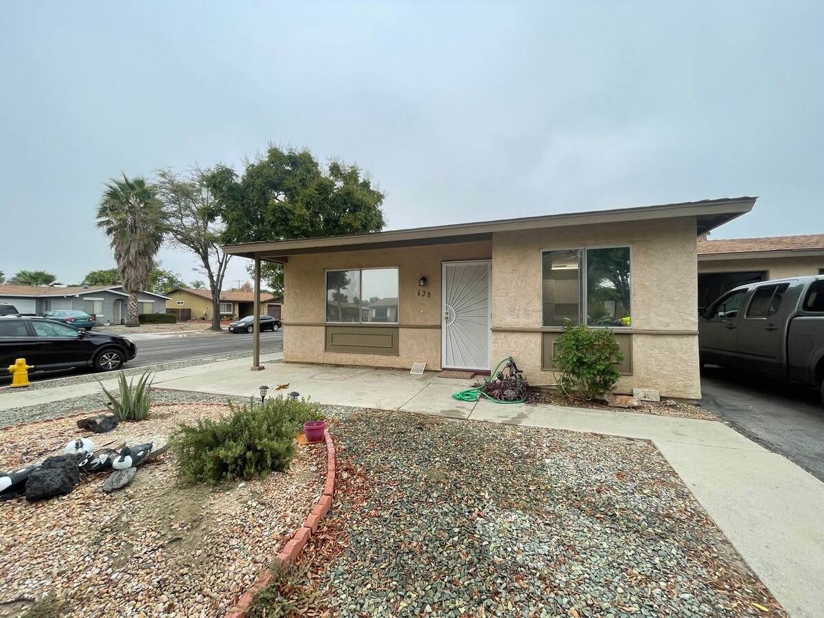 Photo - Recently Upgraded Two Bedroom Two Bathroom... House