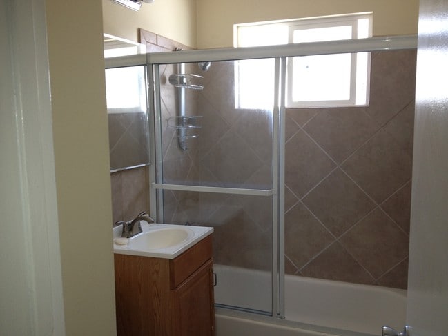 Photo - 4970 1/2 S Centinela Ave Unit Back