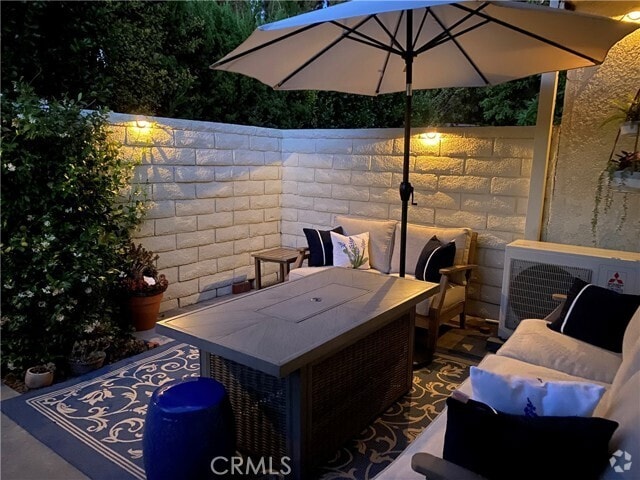 Building Photo - 950 Avenida Carmel Rental