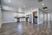 Photo - 5258 Oakland St
