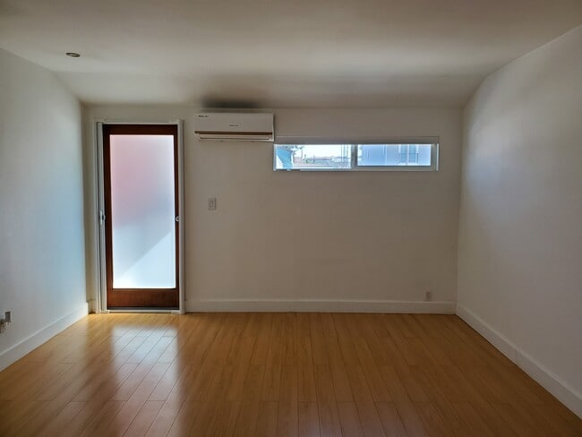 Photo - 12443 Aneta St