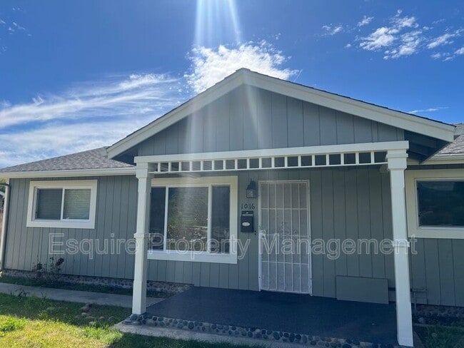 Building Photo - 1016 Sespe Ave