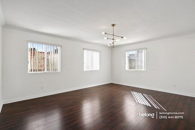 Photo - 1616 W 39th Pl