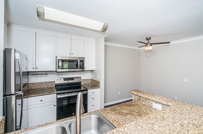 Photo - 1423 Graves Ave