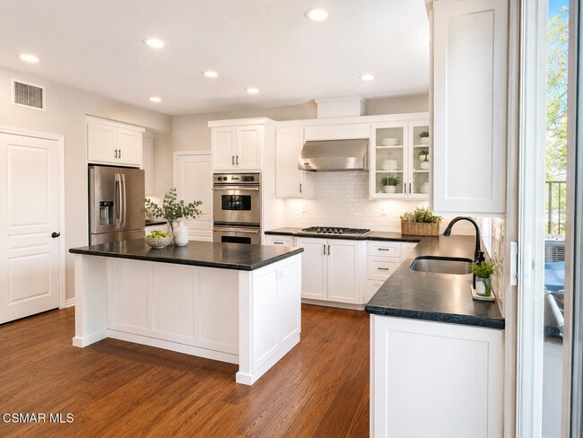 Photo - 250 Napa Ct