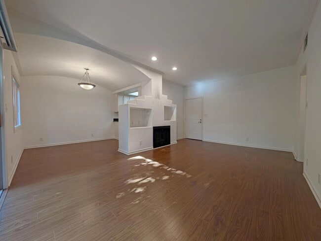 Photo - 912 Croft Ave Unit 104