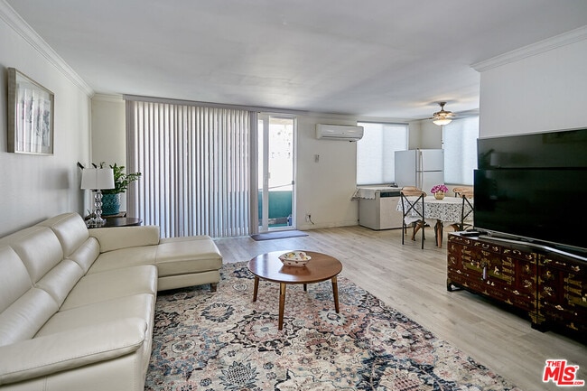 Photo - 514 S Harvard Blvd Unit 306