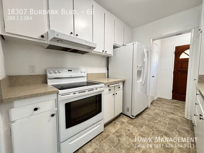 Photo - 18307 Burbank Blvd