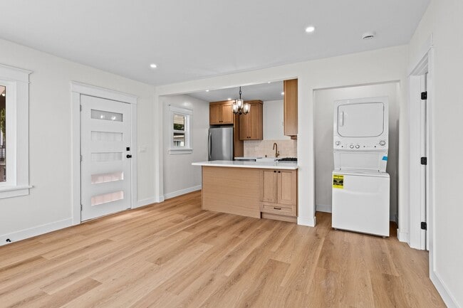 Photo - 526 Lime Ave Unit B