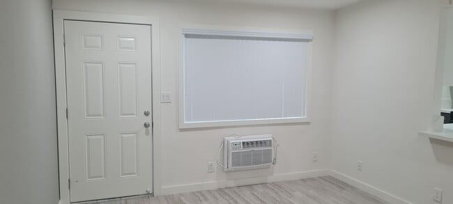 Photo - Remodeled 1 Bedroom Unit in Orange Unit 1439