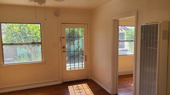 Building Photo - 1273 N Berendo St Unit 1273