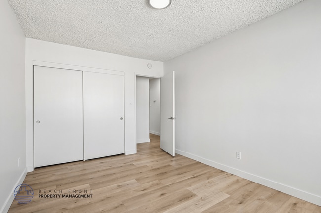 Photo - 1458 Marine Ave.