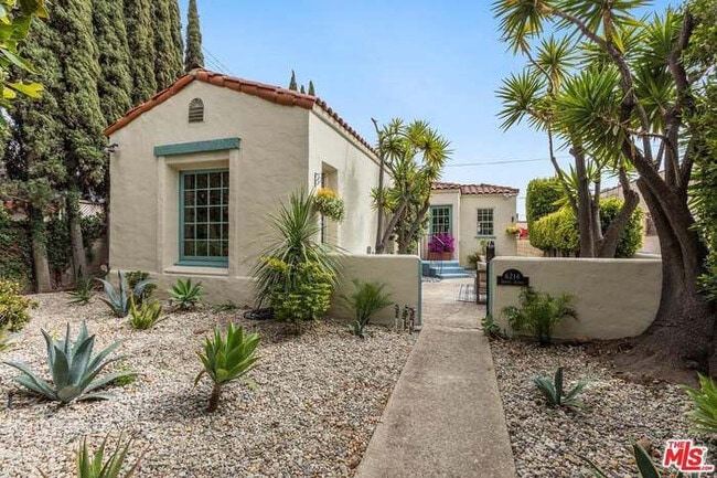 Building Photo - 464 S Sherbourne Dr