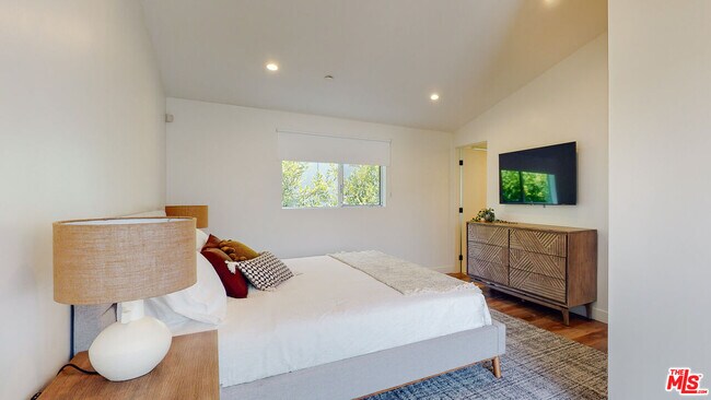 Photo - 547 N W Knoll Dr