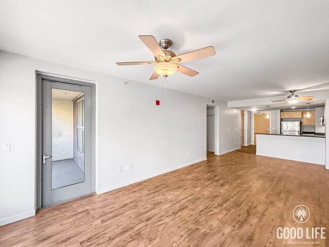 Beautiful 1BD/1BA Condo in Downtown W/ Off... - Beautiful 1BD/1BA Condo in Downtown W/ Off...