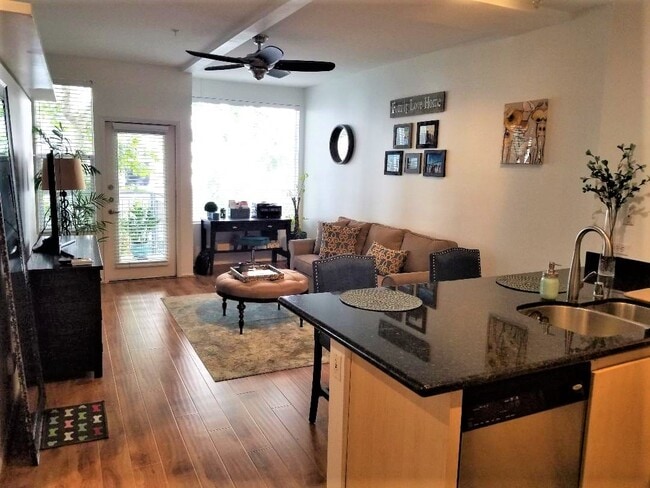 Building Photo - 101 Market St Unit 126