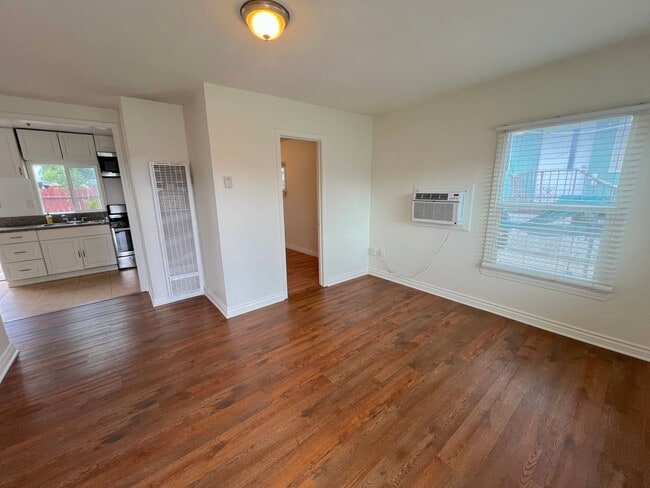 Photo - Wallace-3587 Unit 3