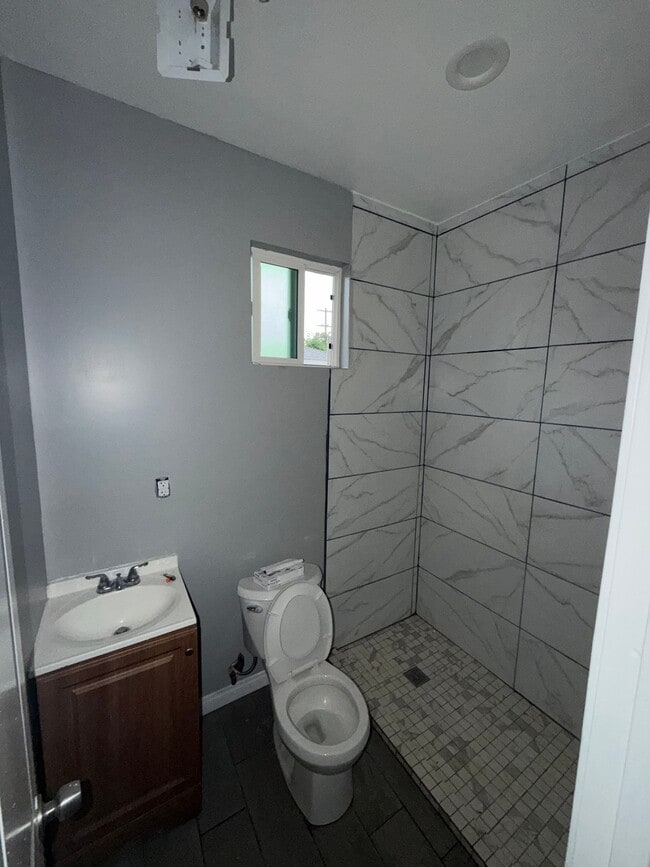 Photo - 12310 Thorson Ave