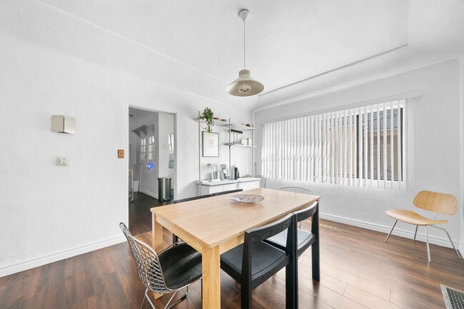 Photo - 5173 Pickford St