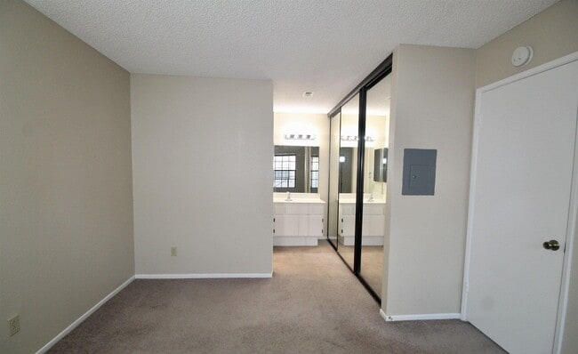 Photo - 10321 Azuaga St