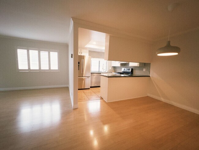 Photo - 1236 Wellesley Ave