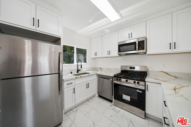Photo - 1029 N Gardner St