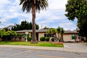 Photo - 2407 Mackay Ln