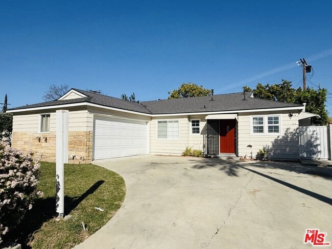 Photo - 17965 Cantara St