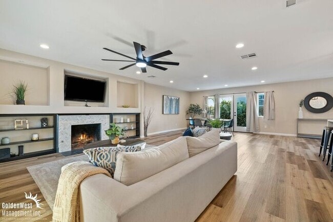 Building Photo - Charming 3Bdm 3Ba Unfurnished Apartment wi...