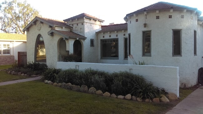 Charming 1920s Home – Full of Character! T... - Charming 1920s Home – Full of Character! T...